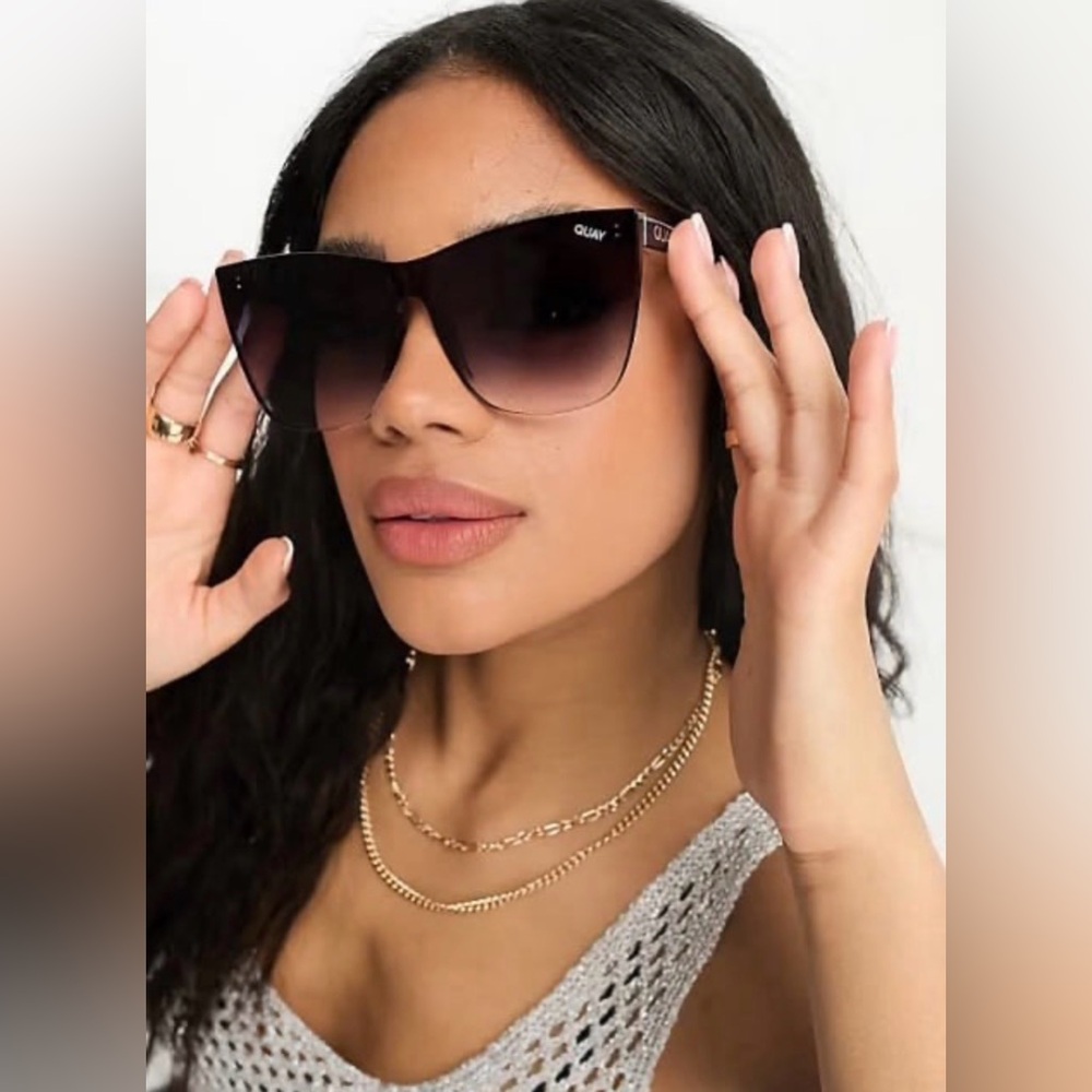 Quay COME THRU black frame/black fade lenses Sunglasses NEW
